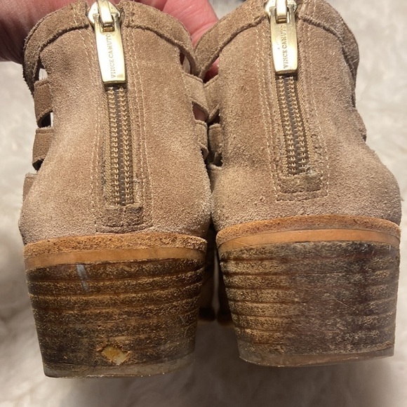 Vince Camuto Peera Tan Suede Western Cut Out Bootie size 8.5 back zipper - Picture 5 of 10